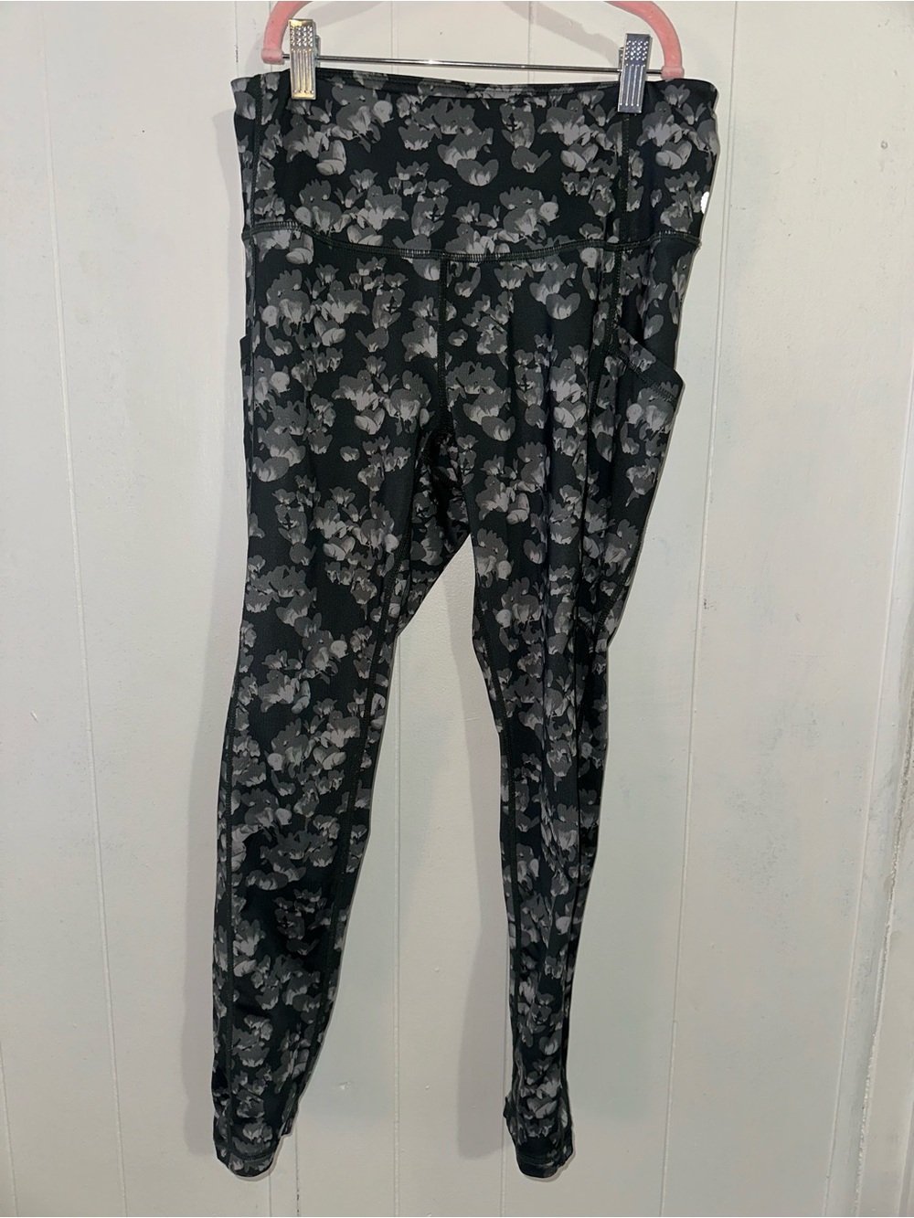 Zella Black & Gray Floral High-Waist Leggings
